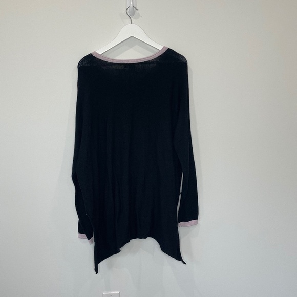 Cloth by design Black Lightweight Sweatshirt - Picture 3 of 5